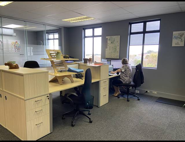 157M² OFFICE FOR SALE IN STEENBERG